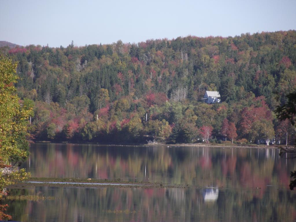 Chanterelle Inn & Cottages Featuring Restaurant 100 Km North River Bridge Exterior photo